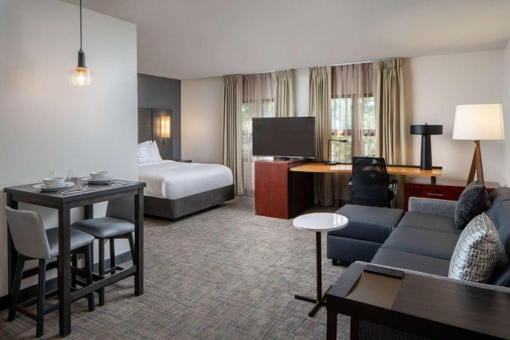 Studio Suite Queen interior